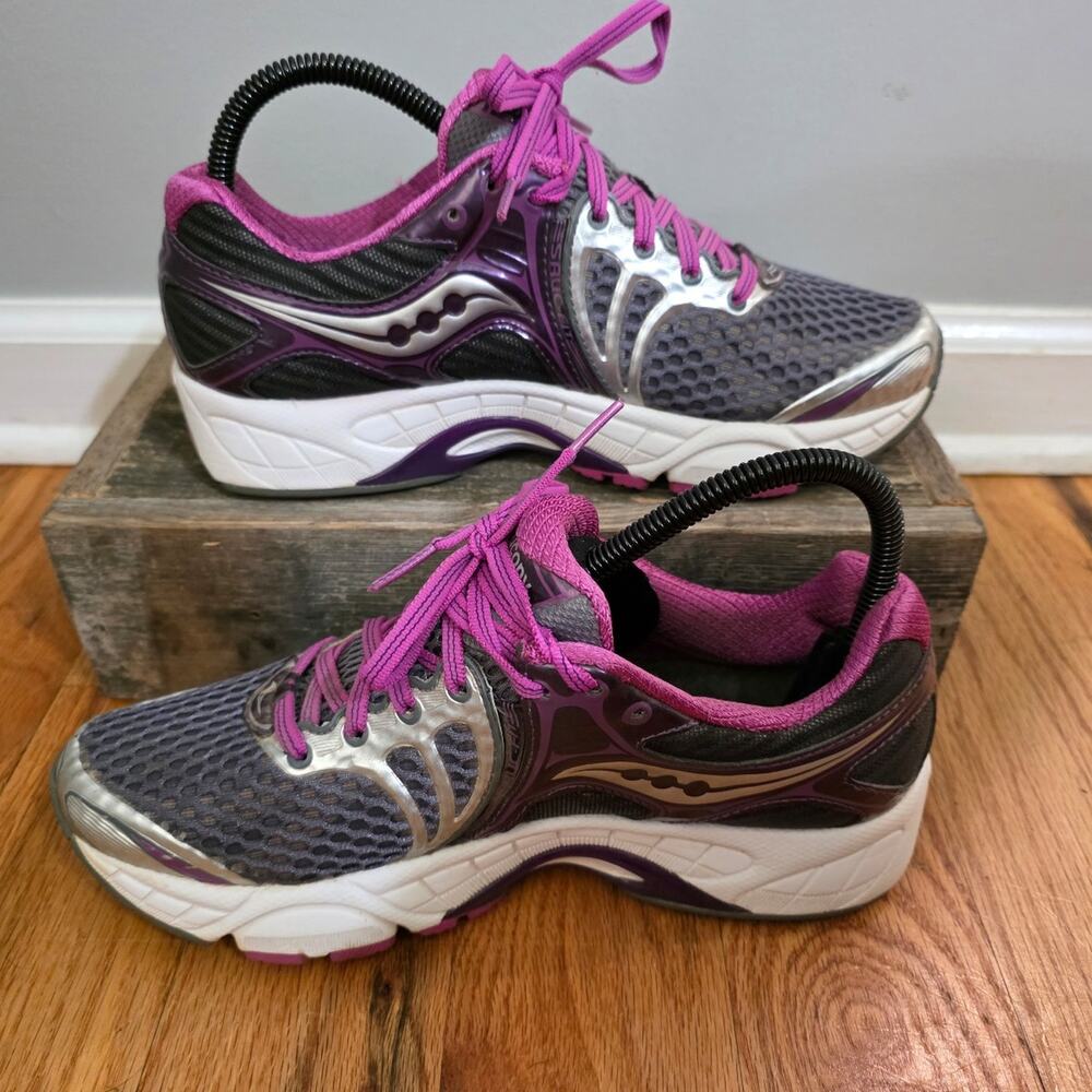Saucony PowerGrid Triumph 11 Purple Gray Running Shoes Women’s Size 8